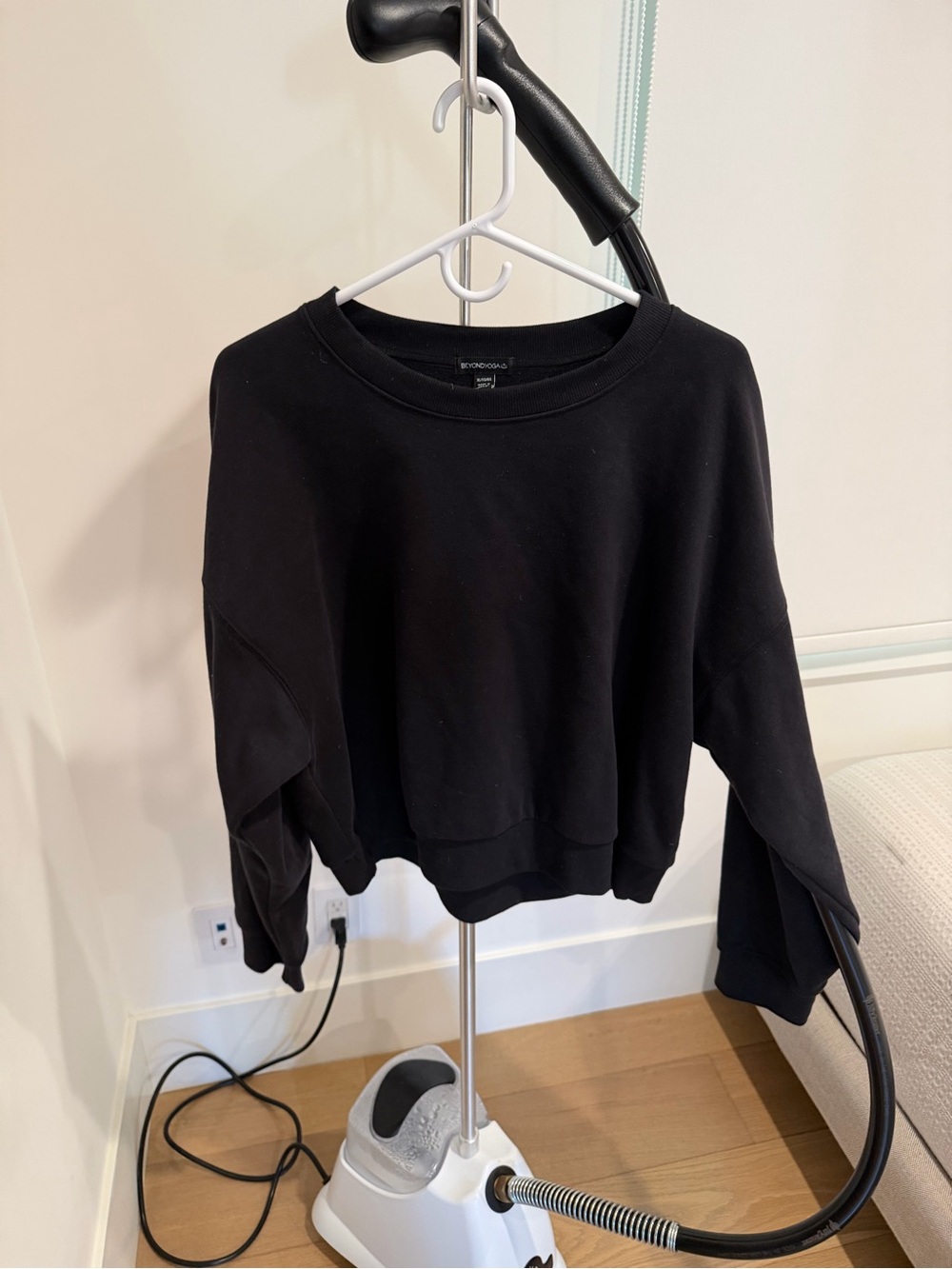 NWOT Beyond Yoga On the Go crewneck XL